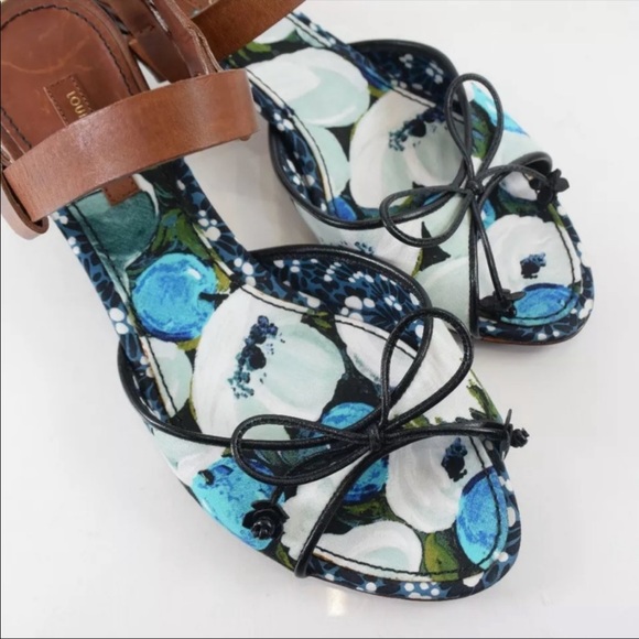 **Rare** Louis Vuitton Floral Kitten Heels - Picture 2 of 7